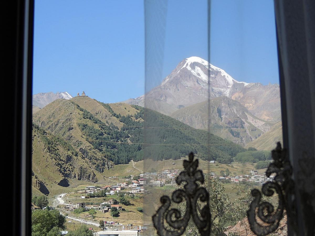 Nino Khetaguri Guest House Kazbegi Bagian luar foto