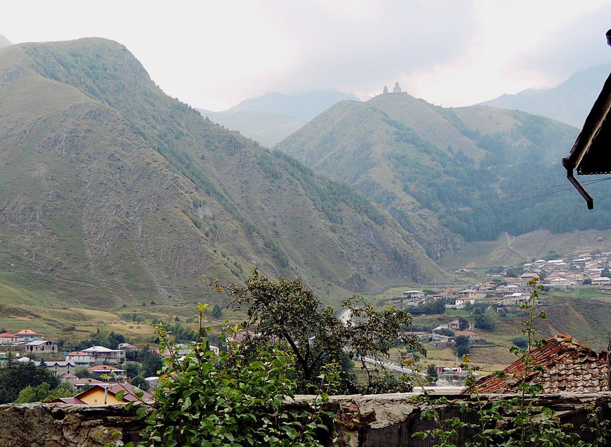 Nino Khetaguri Guest House Kazbegi Bagian luar foto